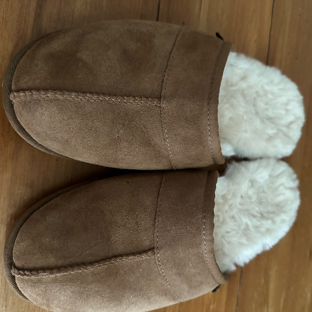 Mens UGG Tan Slippers with Plush Lining